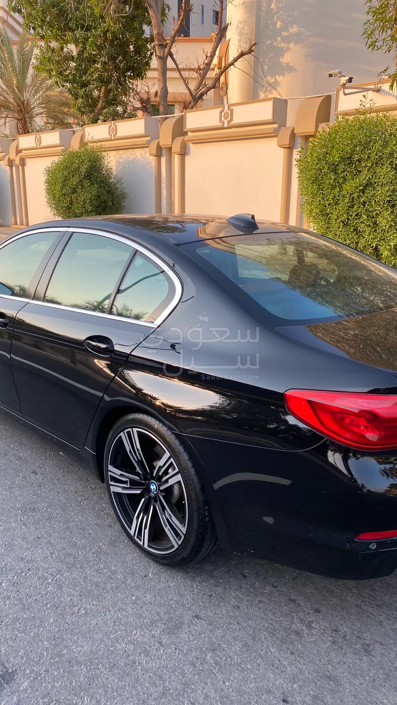 2018 بي ام دبليو الفئة الخامسة 530 أي