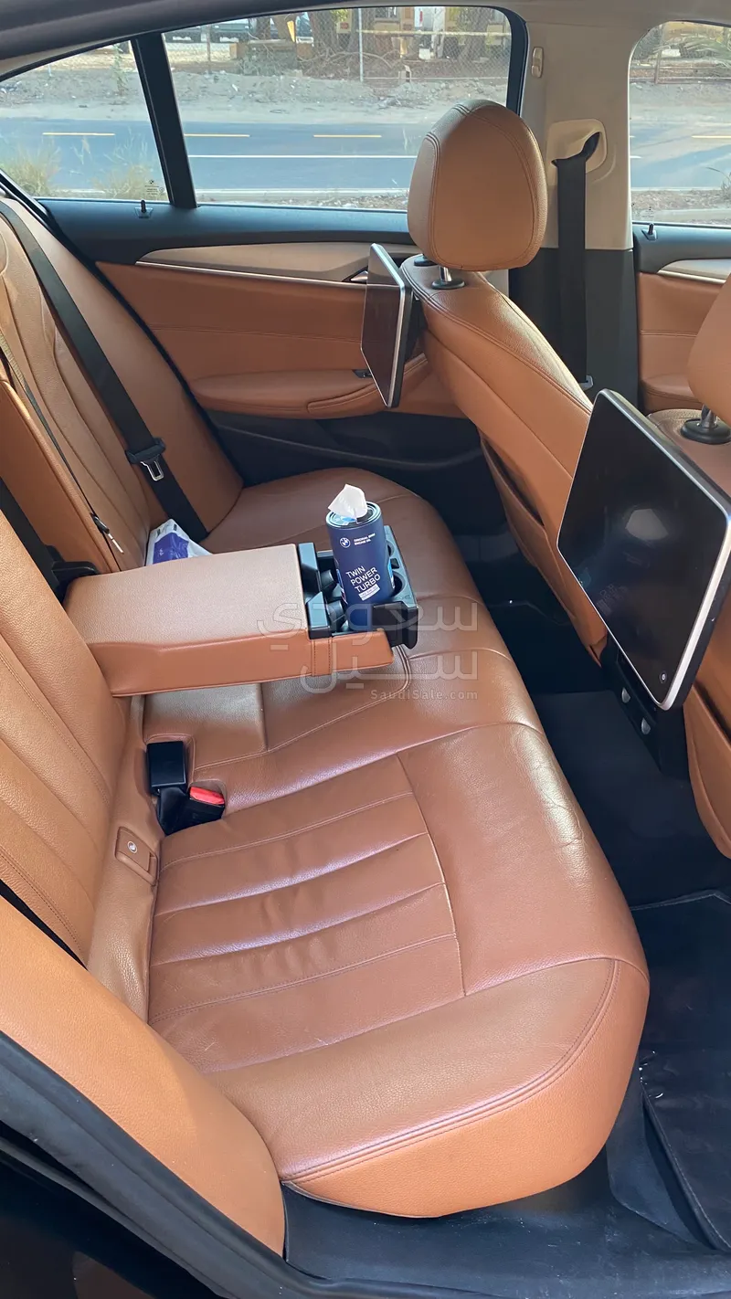 2018 بي ام دبليو الفئة الخامسة 530 أي