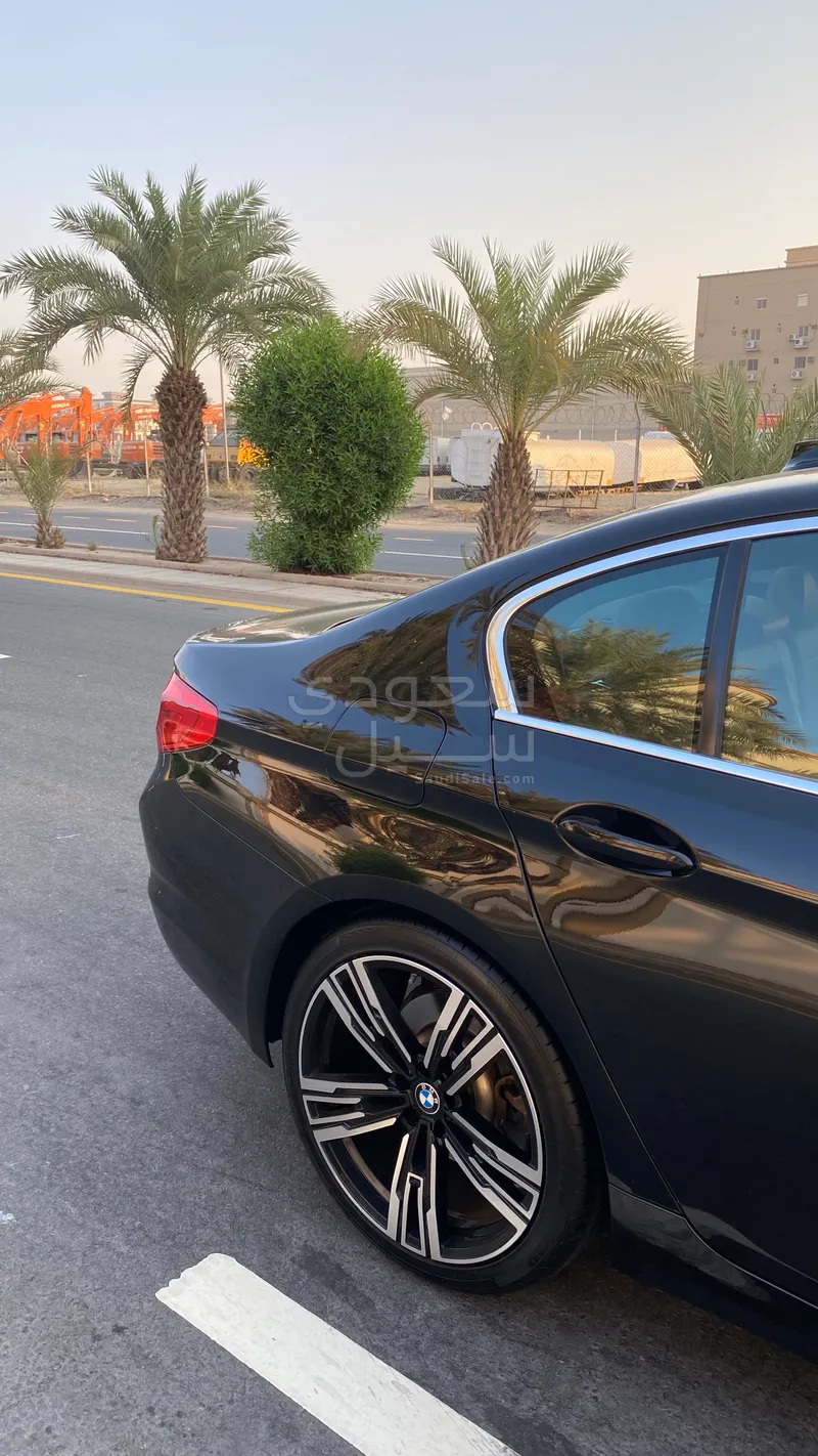 2018 بي ام دبليو الفئة الخامسة 530 أي