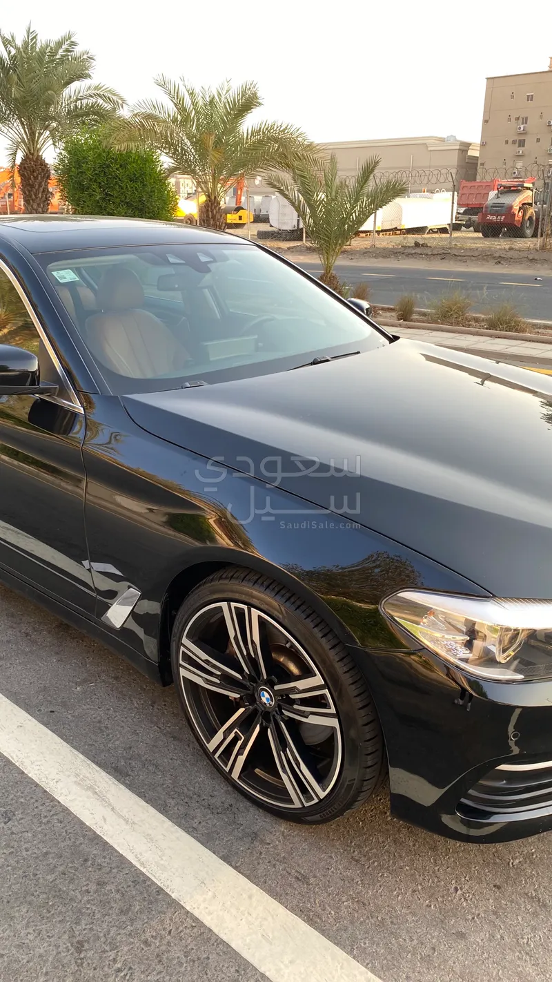 2018 بي ام دبليو الفئة الخامسة 530 أي