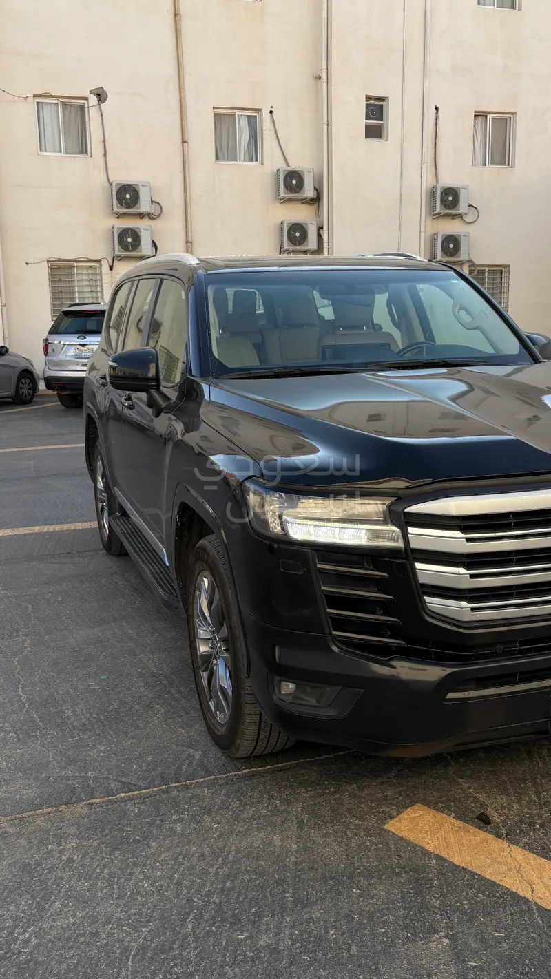 2024 تويوتا لاند كروزر جي اكس ار