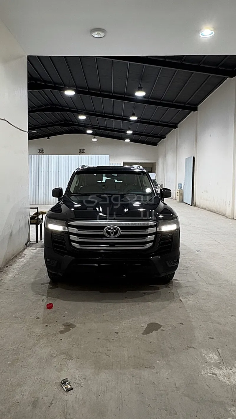 2024 تويوتا لاند كروزر جي اكس ار