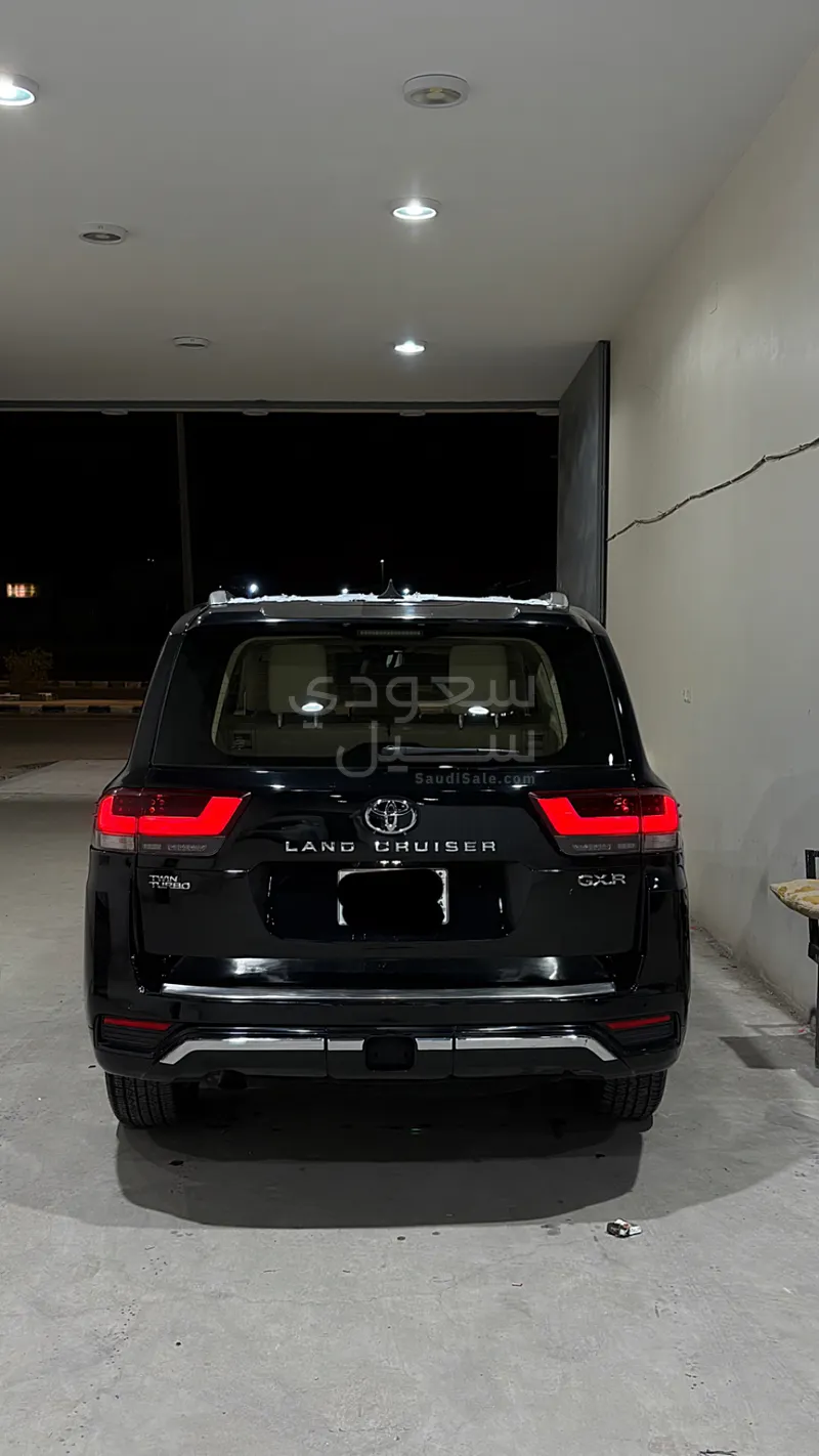 2024 تويوتا لاند كروزر جي اكس ار