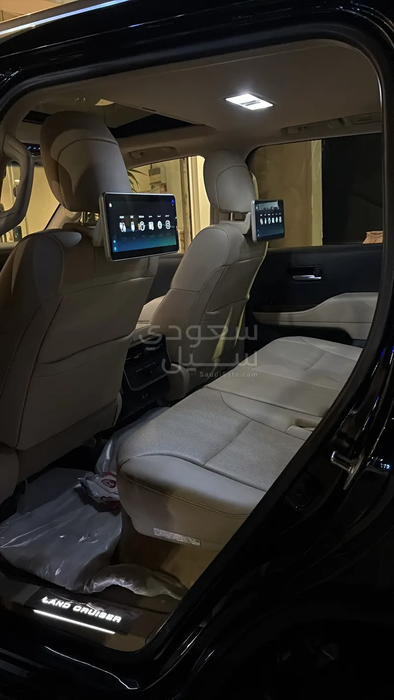 2024 تويوتا لاند كروزر جي اكس ار