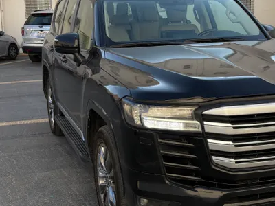 2024 تويوتا لاند كروزر جي اكس ار