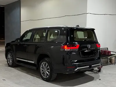 2024 تويوتا لاند كروزر جي اكس ار