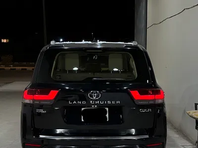 2024 تويوتا لاند كروزر جي اكس ار