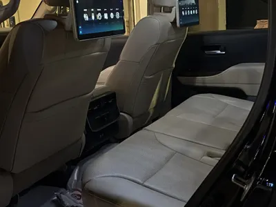 2024 تويوتا لاند كروزر جي اكس ار