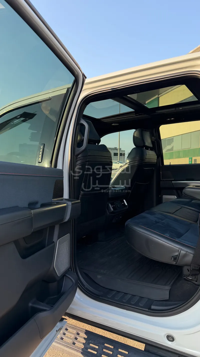 2023 فورد اف 150 رابتور