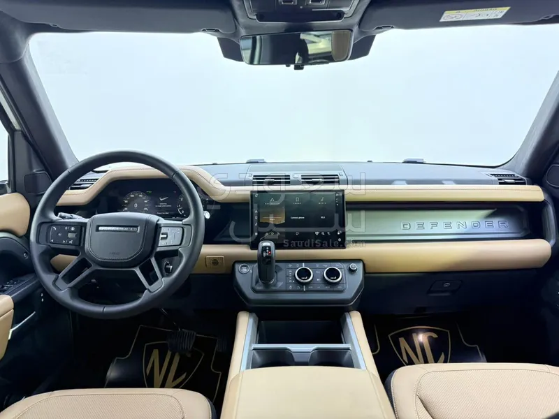 2025 لاند روفر ديفيندر اتش اس اي