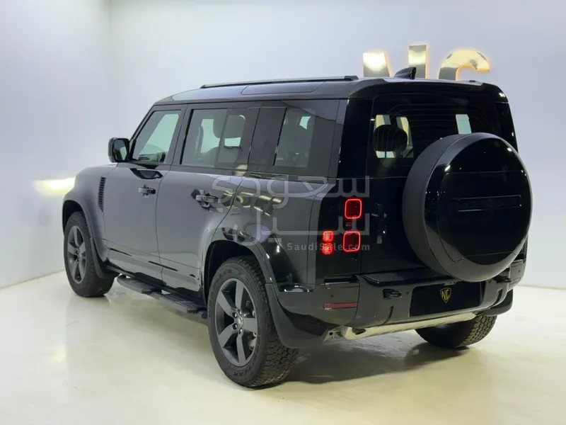 2025 لاند روفر ديفيندر اكس داينمك