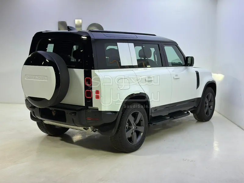 2025 لاند روفر ديفيندر اكس داينمك