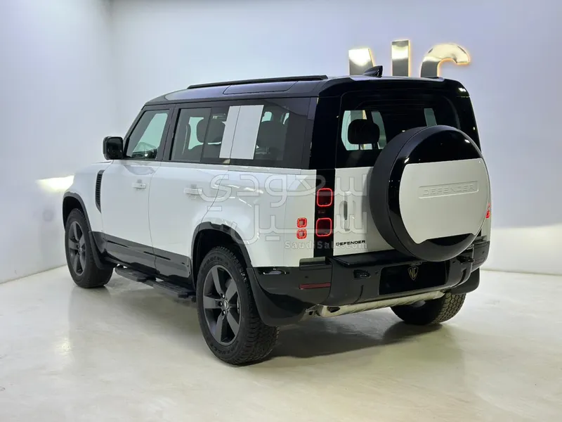 2025 لاند روفر ديفيندر اكس داينمك