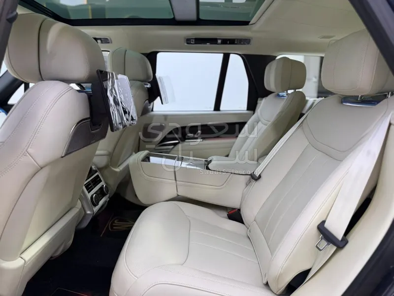 2025 لاند روفر رينج روفر اوتوبيوغرافي