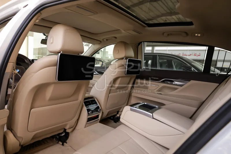 2016 بي ام دبليو الفئة السابعة 730 إل أي