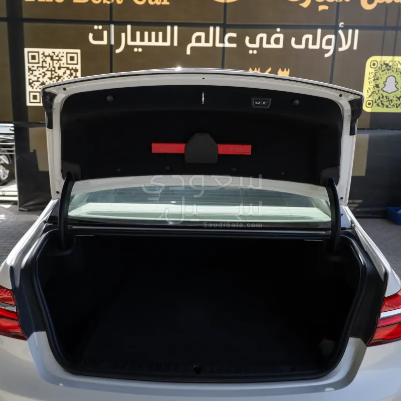 2016 بي ام دبليو الفئة السابعة 730 إل أي