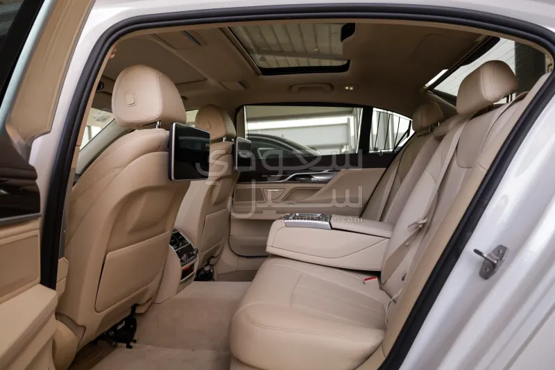 2016 بي ام دبليو الفئة السابعة 730 إل أي