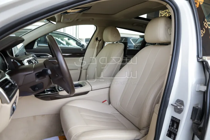 2016 بي ام دبليو الفئة السابعة 730 إل أي