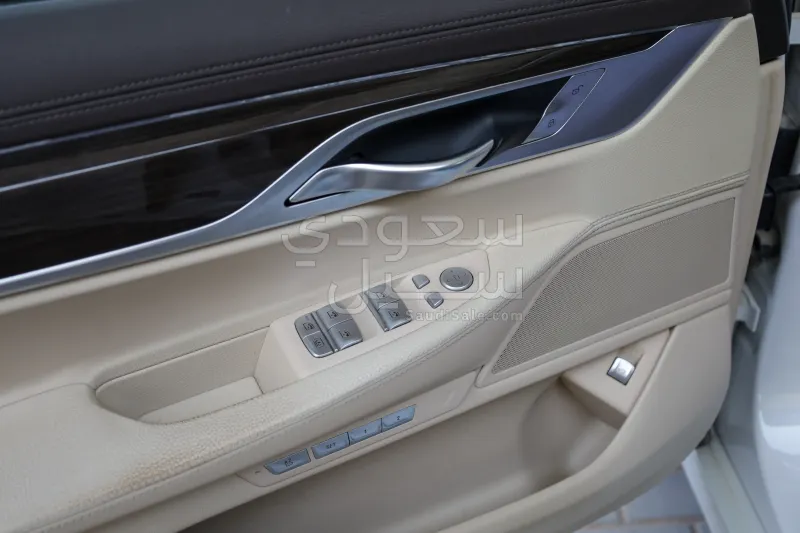 2016 بي ام دبليو الفئة السابعة 730 إل أي