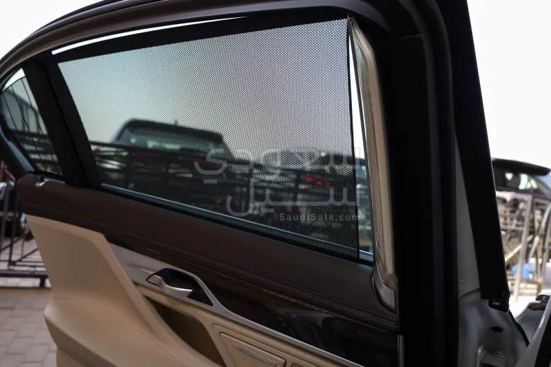 2016 بي ام دبليو الفئة السابعة 730 إل أي