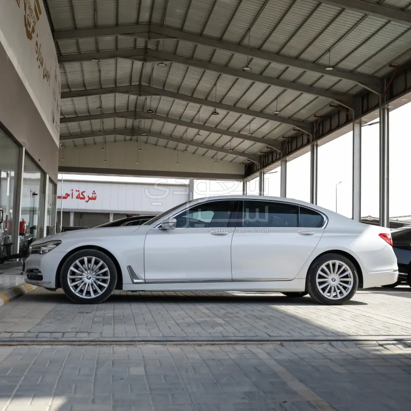 2016 بي ام دبليو الفئة السابعة 730 إل أي