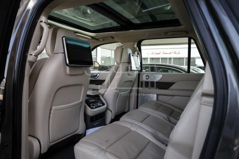 2018 لنكولن نافيكيتر