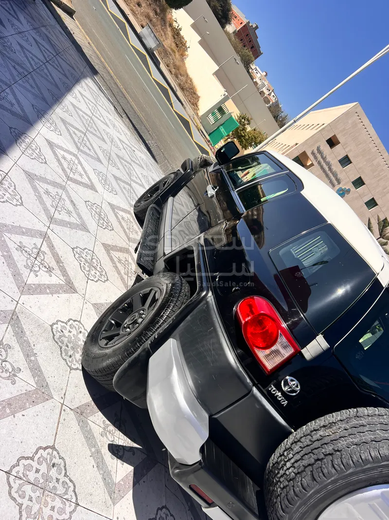 2011 Toyota FJ Cruiser 2