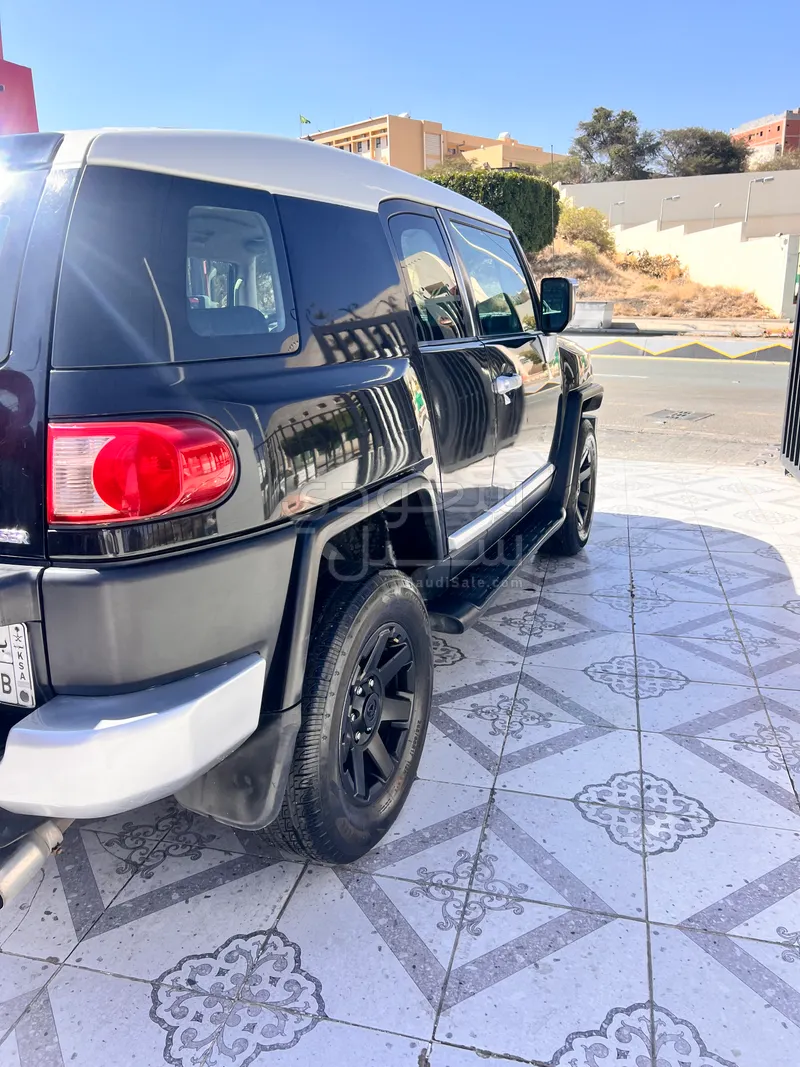 2011 Toyota FJ Cruiser 2