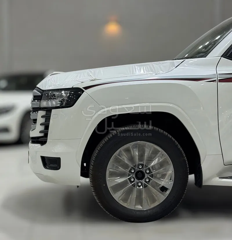 2025 تويوتا لاند كروزر جي اكس ار4