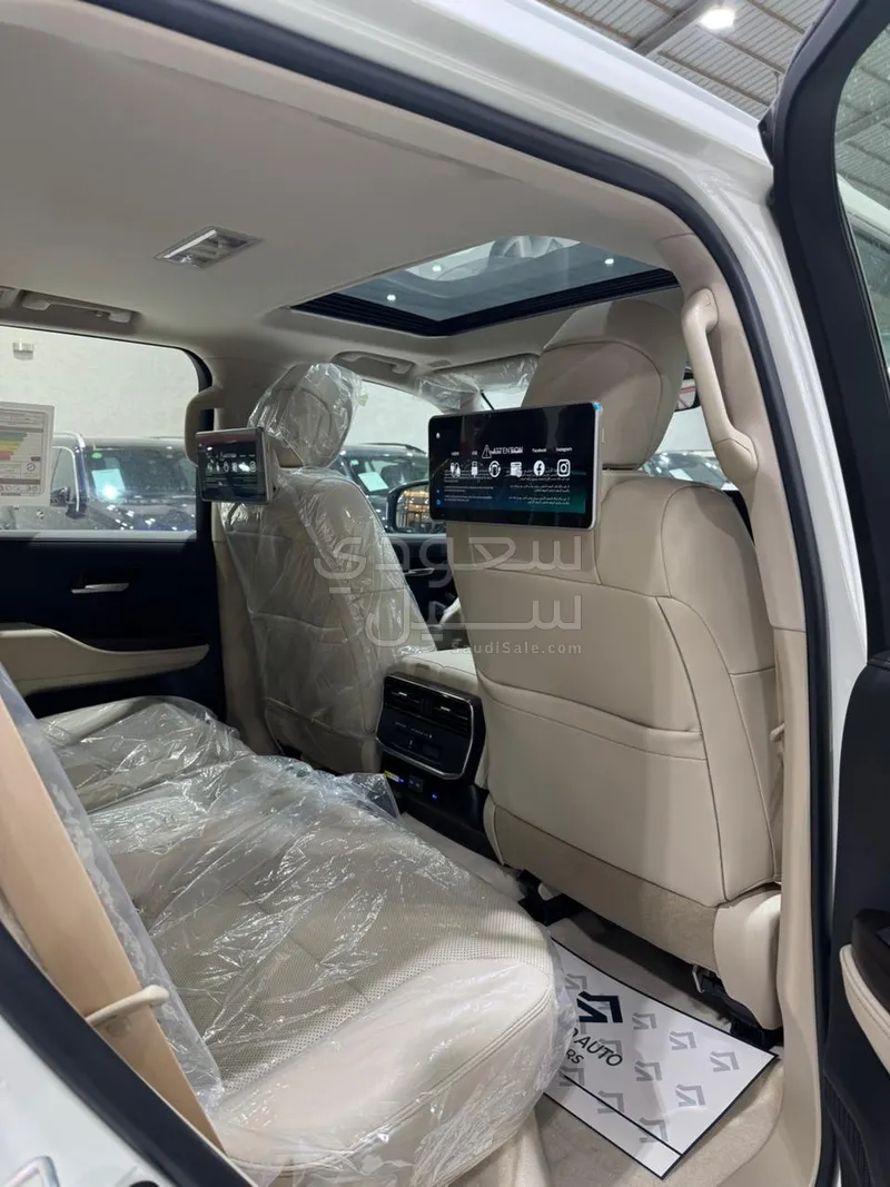 2025 تويوتا لاند كروزر جي اكس ار4