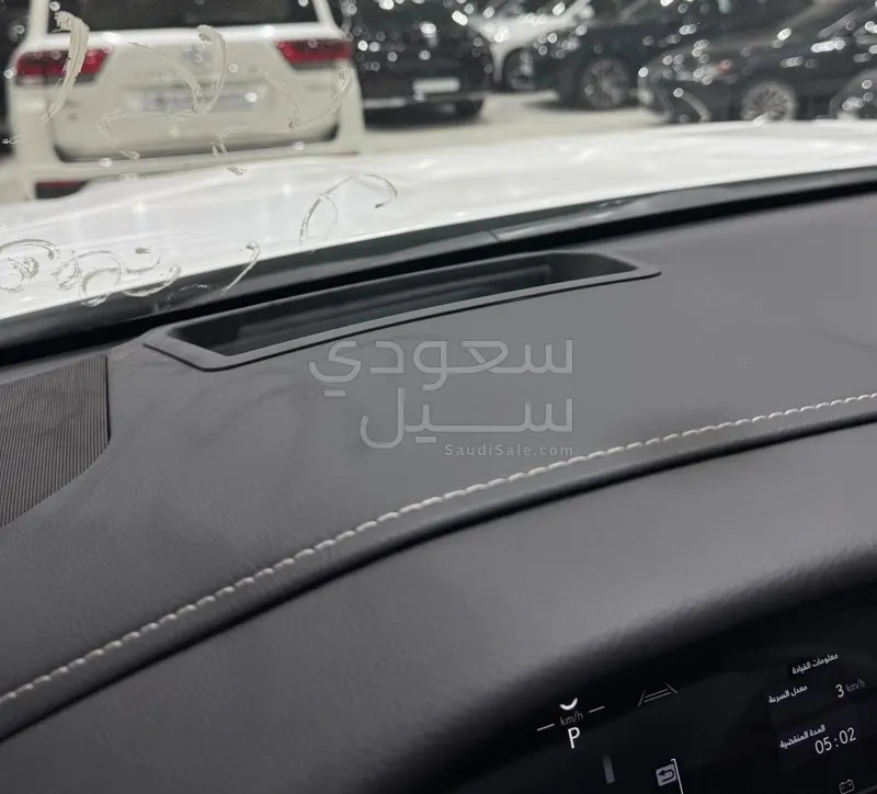 2025 لكزس إل إكس 600