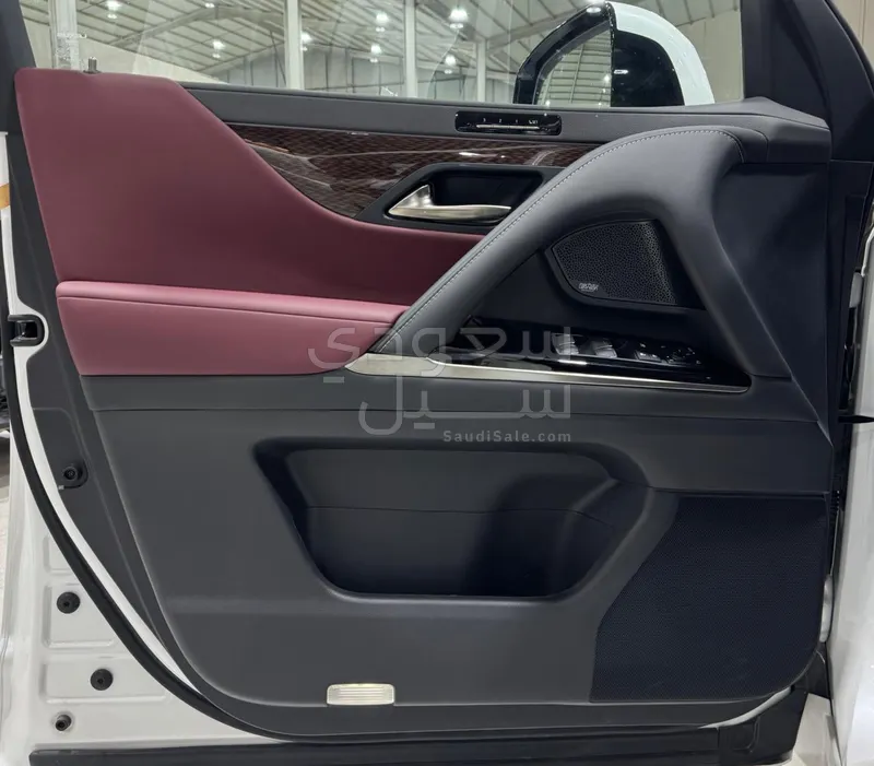 2025 لكزس إل إكس 600