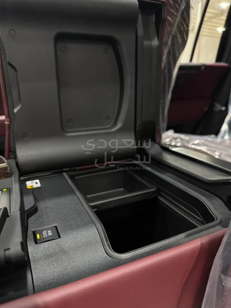 2025 لكزس إل إكس 600