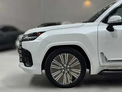 2025 لكزس إل إكس 600