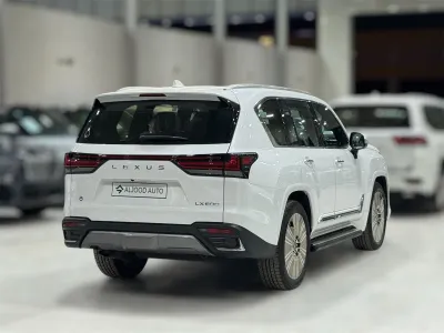 2025 لكزس إل إكس 600