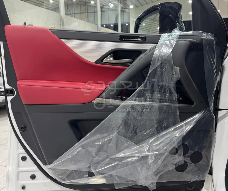 2025 لكزس إل إكس 600 إف