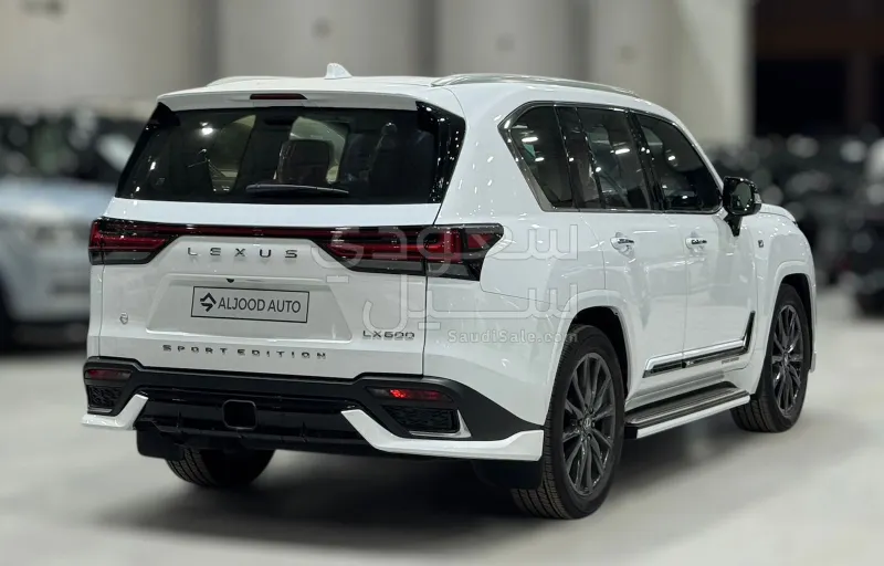 2025 لكزس إل إكس 600 إف