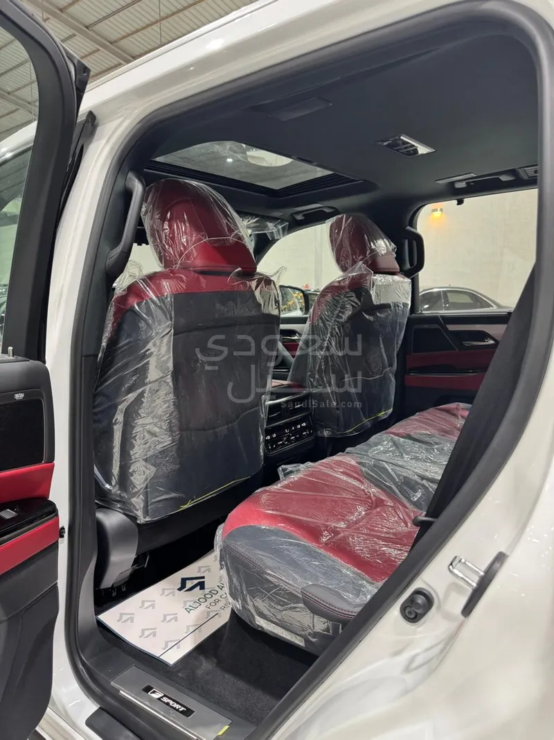 2025 لكزس إل إكس 600 إف