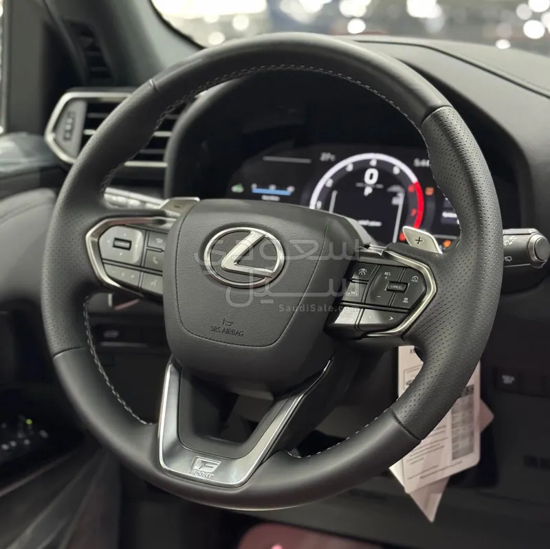 2025 لكزس إل إكس 600 إف