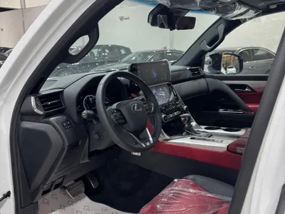 2025 لكزس إل إكس 600 إف