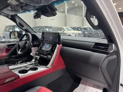 2025 لكزس إل إكس 600 إف