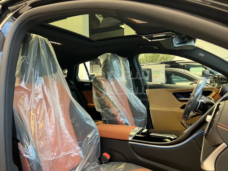 2025 مرسيدس - بنز جي إل سي 200 كوب