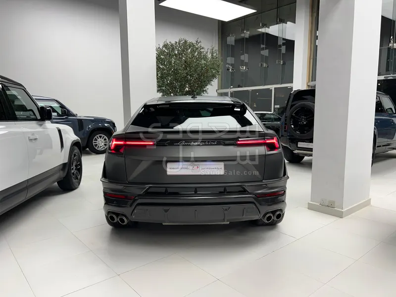 2024 لمبرجيني اوروس بيرفورمانتي