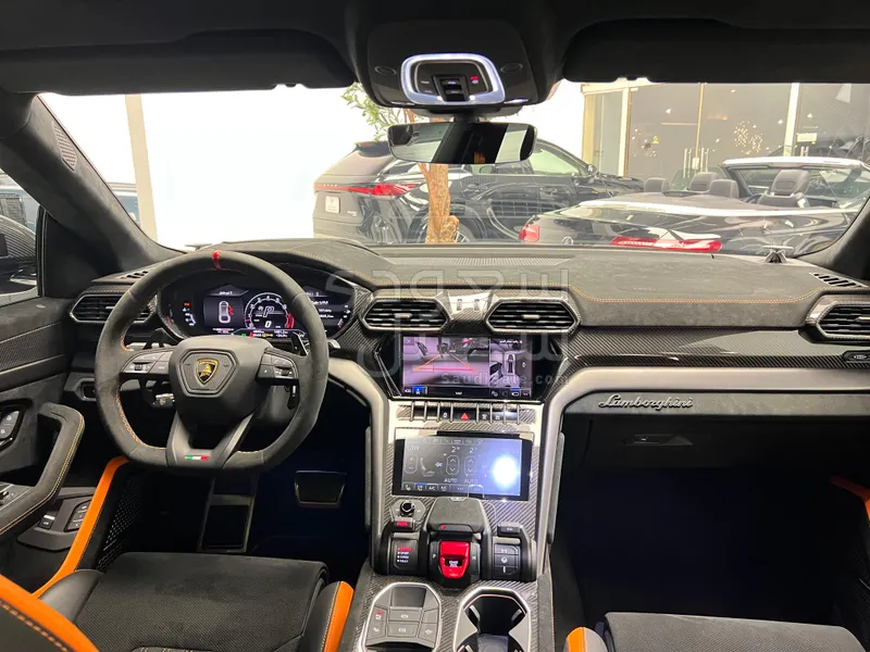 2024 لمبرجيني اوروس بيرفورمانتي