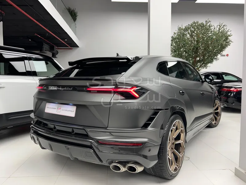 2024 لمبرجيني اوروس بيرفورمانتي