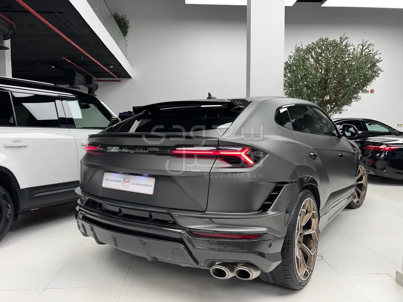 2024 لمبرجيني اوروس بيرفورمانتي