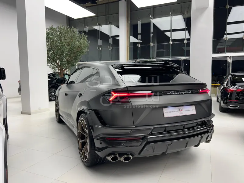 2024 لمبرجيني اوروس بيرفورمانتي