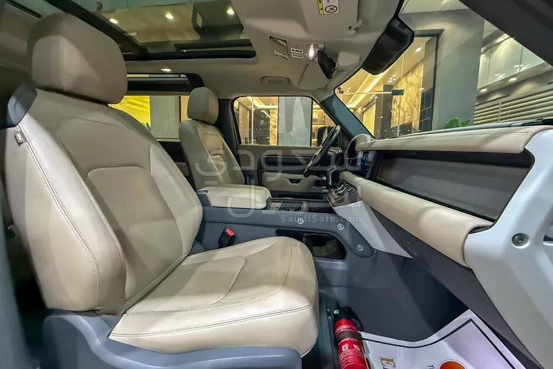 2023 لاند روفر ديفيندر اس اي