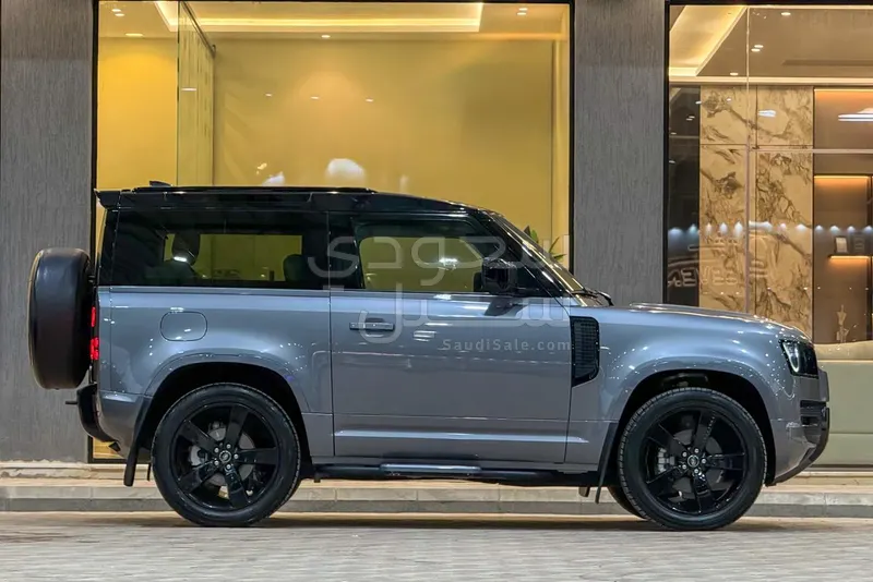 2023 لاند روفر ديفيندر اس اي