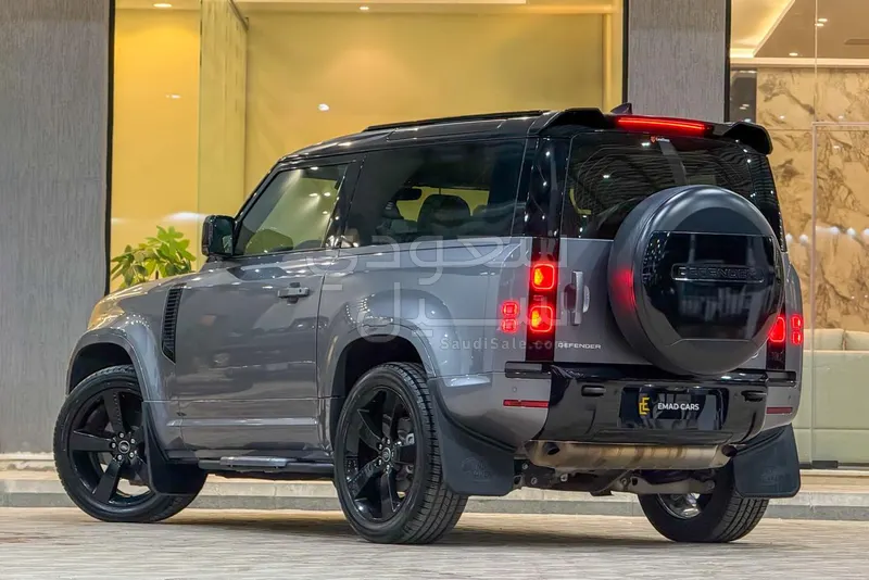 2023 لاند روفر ديفيندر اس اي